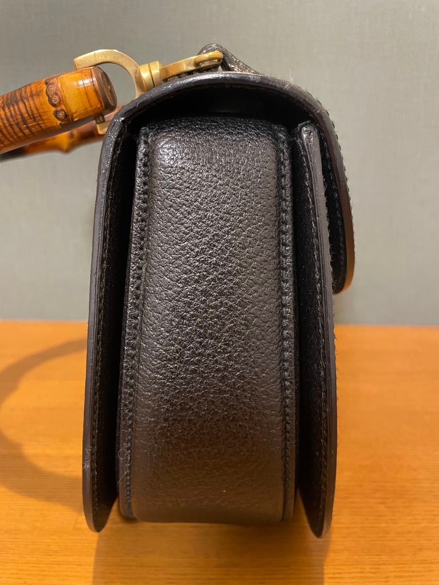 GUCCI グッチ バンブー ターンロック カーフ レザー GUCCI グッチ バンブー ターンロック カーフ レザー