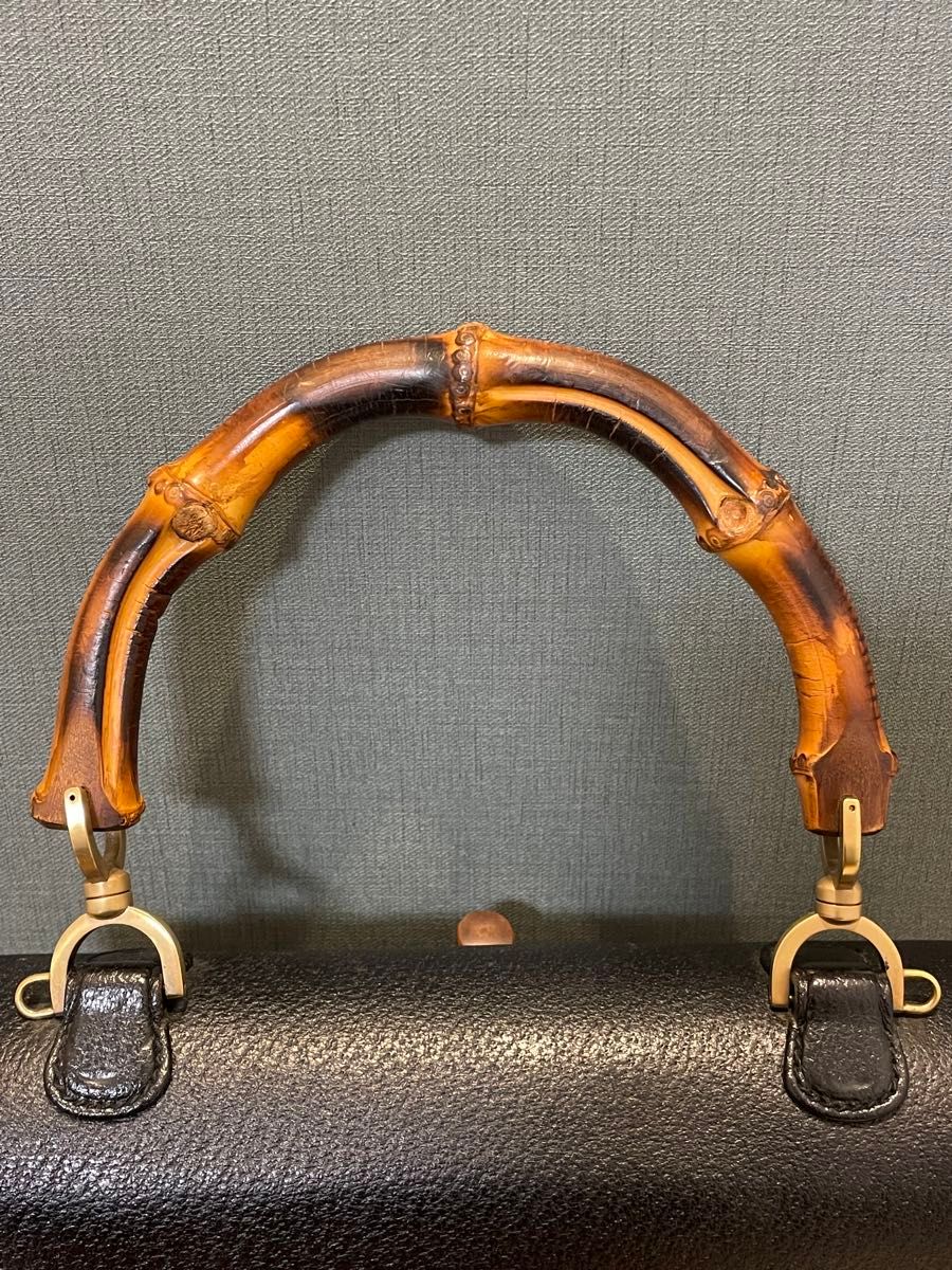 GUCCI グッチ バンブー ターンロック カーフ レザー GUCCI グッチ バンブー ターンロック カーフ レザー