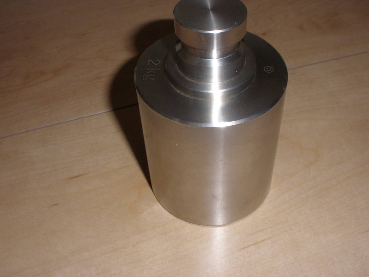中古美品 大和製衡 YAMATO 円筒型分銅 2kg ステンレス製 秤校正 中古美品 大和製衡 YAMATO 円筒型分銅 2kg ステンレス製 秤校正