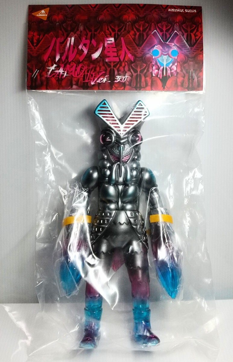 新品】PLAYTOY バルタン星人 彩色 クリアver. ソフビ フィギュア 新品】PLAYTOY バルタン星人 彩色 クリアver. ソフビ フィギュア