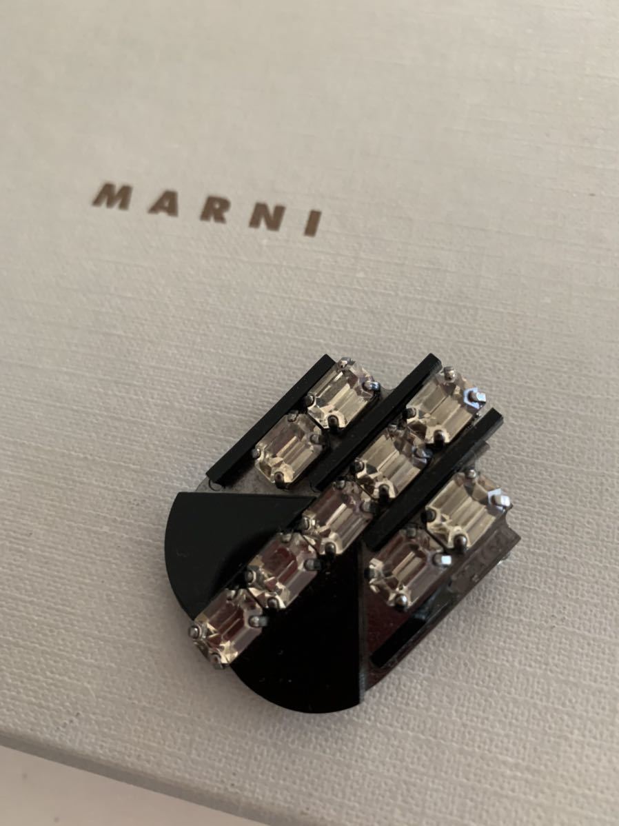 マルニ　ブローチ　シルバー　ブラック　ビジュー　MARNI_画像2