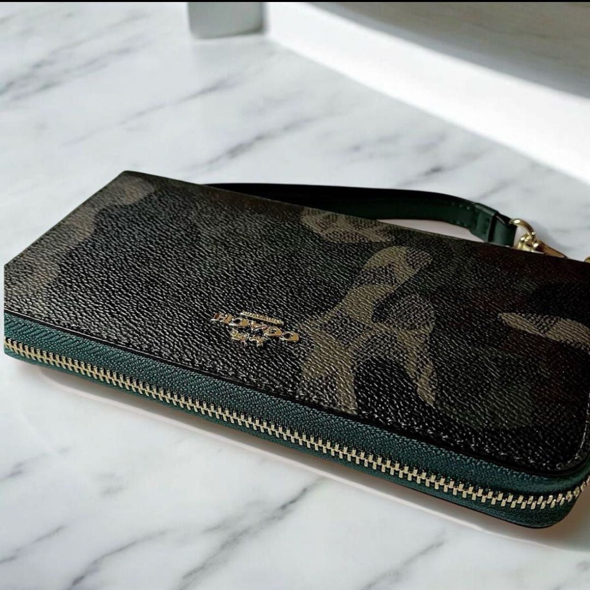 新品未使用 COACH コーチ 長財布 ラウンドファスナー 迷彩柄 新品未使用 COACH コーチ 長財布 ラウンドファスナー 迷彩柄