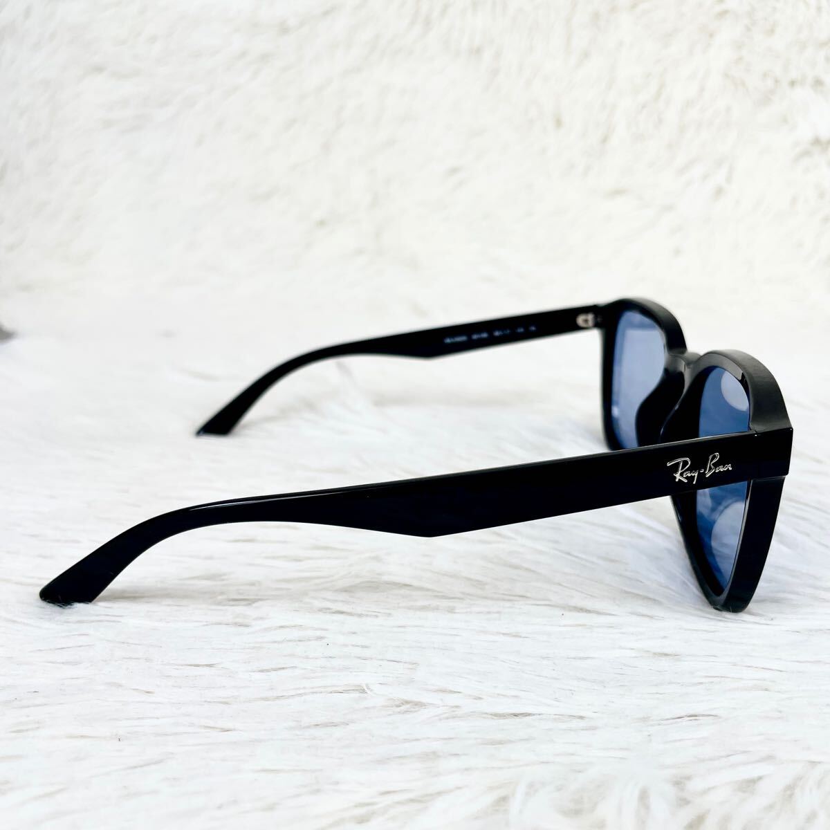 美品・希少モデル】Ray-Ban レイバン サングラス RB4392D ブルー 美品・希少モデル】Ray-Ban レイバン サングラス RB4392D ブルー