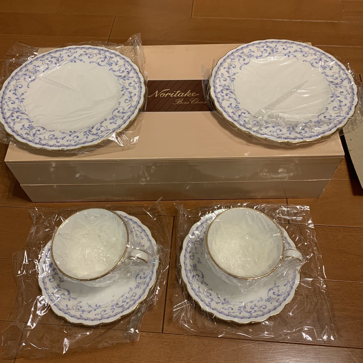 Noritake ノリタケ Bone China ボーンチャイナ カップソーサー+ケーキ皿 2組セット 新品未使用 送料無料