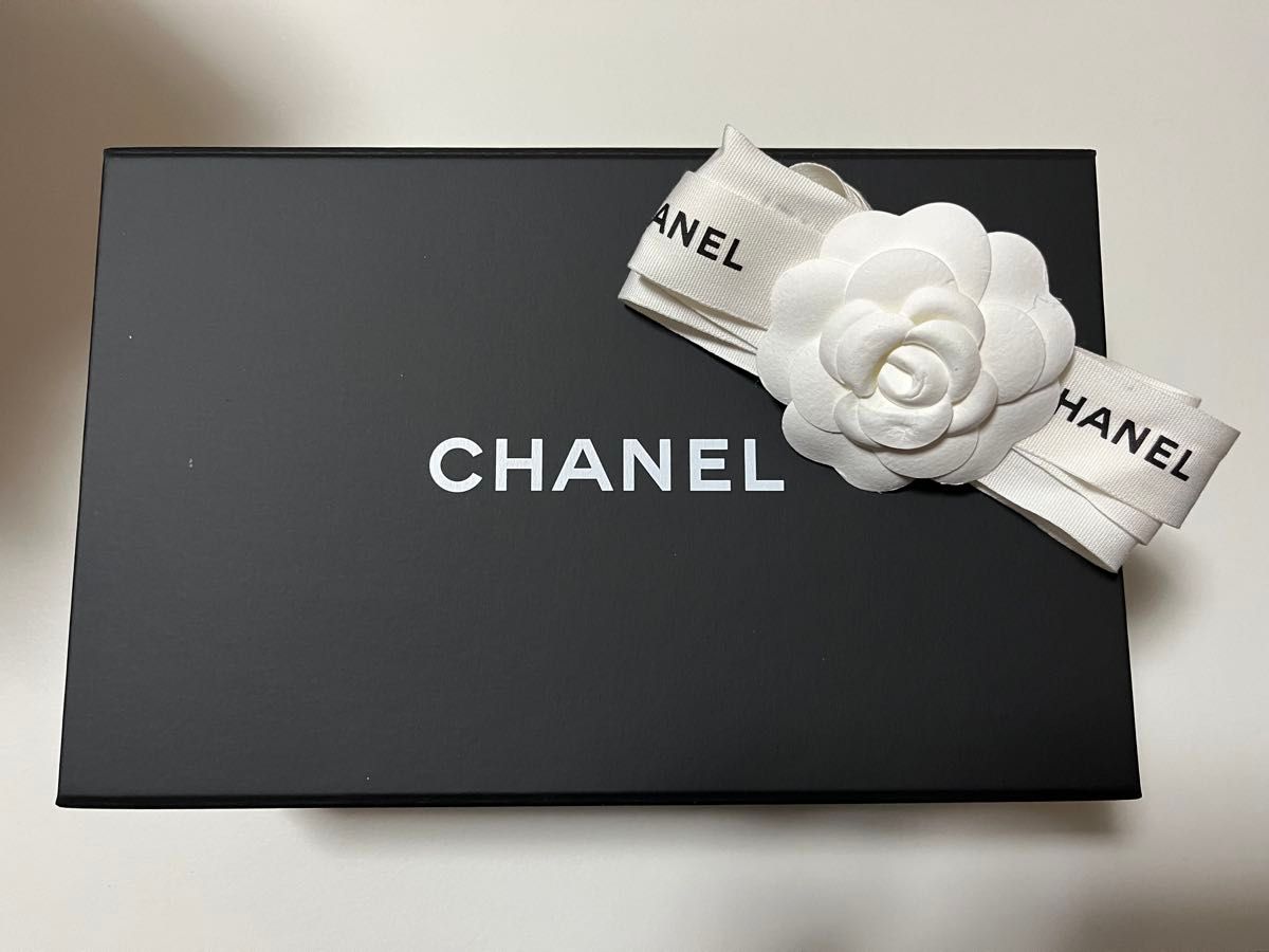 CHANEL マグネットタイプ 大!空箱(カメリア.リボン付き) CHANEL マグネットタイプ 大!空箱(カメリア.リボン付き)