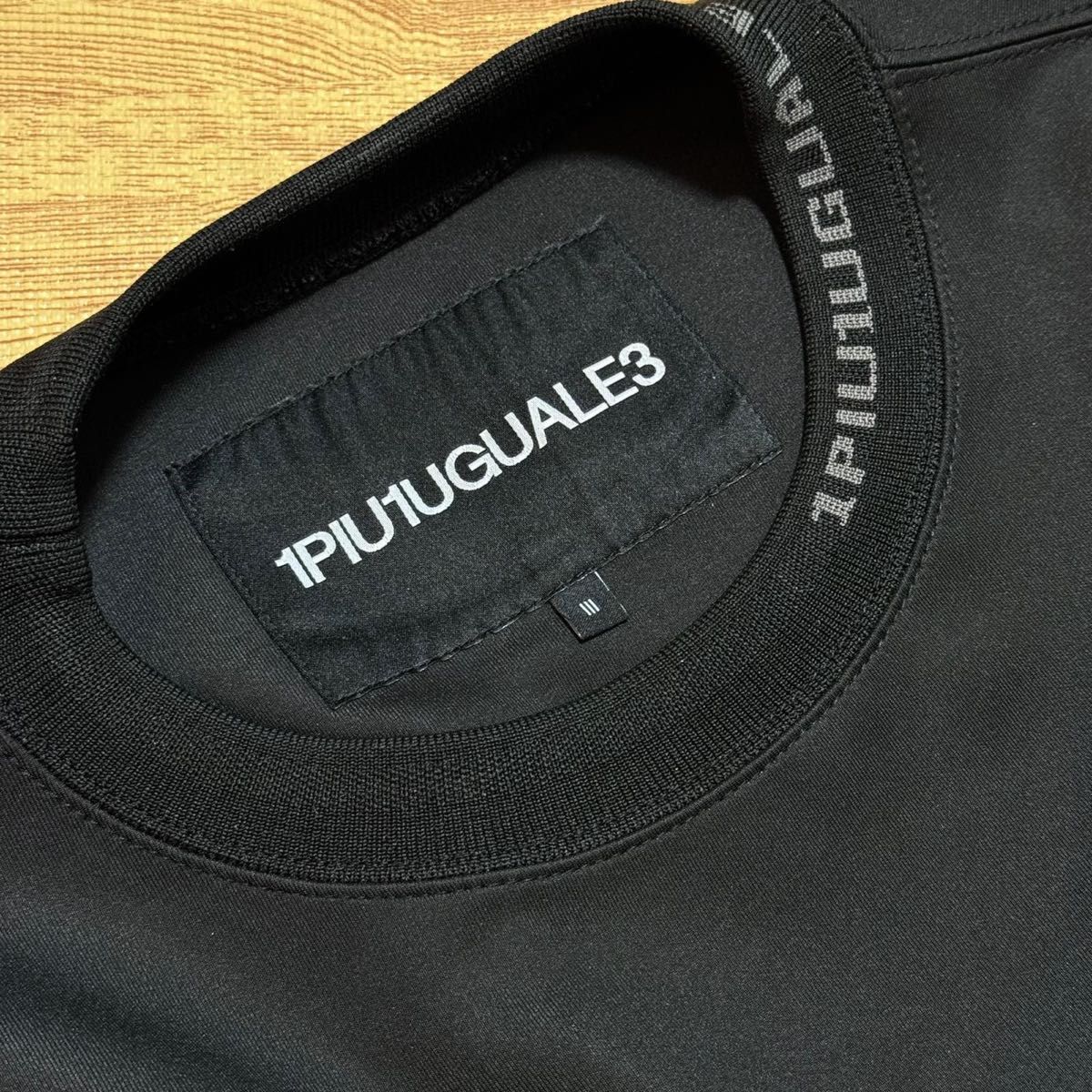 1PIU1UGUALE3 SPORT 朝倉未来コラボ ドロップショルダーロゴ 1PIU1UGUALE3 SPORT 朝倉未来コラボ ドロップショルダーロゴ