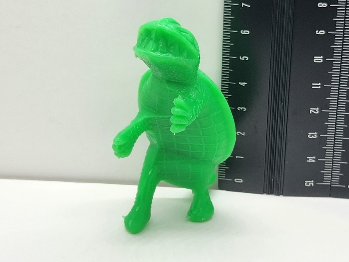 昭和レトロ ガメラ(無版権 パチ ポリ人形)駄菓子屋 フィギュア 昭和レトロ ガメラ(無版権 パチ ポリ人形)駄菓子屋 フィギュア