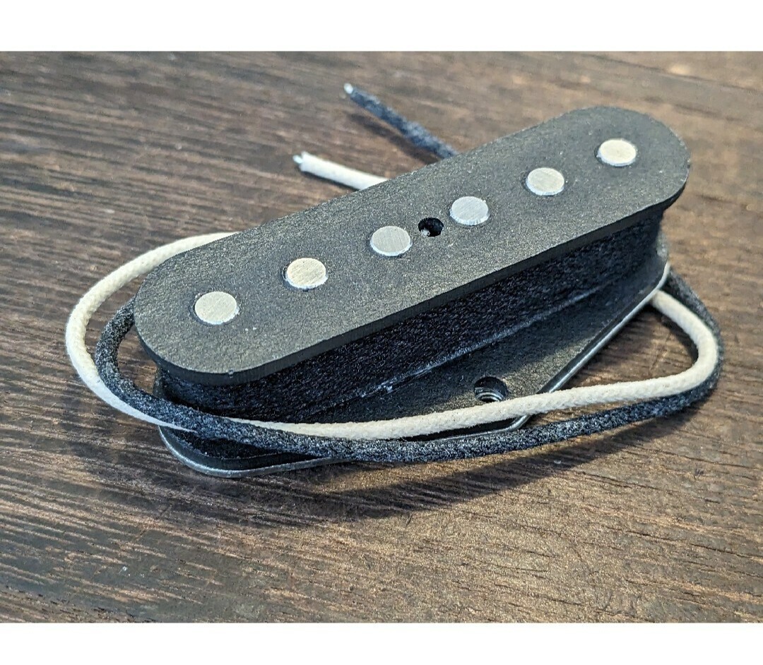 アルニコV 　リア　ピックアップ　クロスワイヤー　ファイバーボビン　白銅プレート_画像3