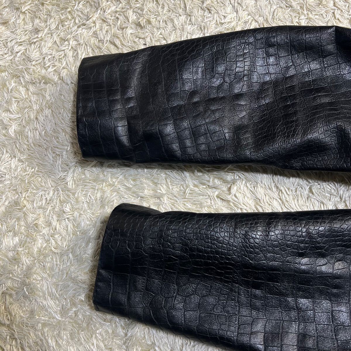 超レア/美品/クロコ型押し○HUGO BOSS ヒューゴボス レザー 超レア/美品/クロコ型押し○HUGO BOSS ヒューゴボス レザー