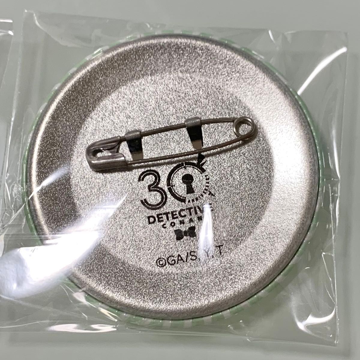 名探偵コナン 30周年記念 中国限定 缶バッジ 服部平次&赤井秀一 名探偵コナン 30周年記念 中国限定 缶バッジ 服部平次&赤井秀一