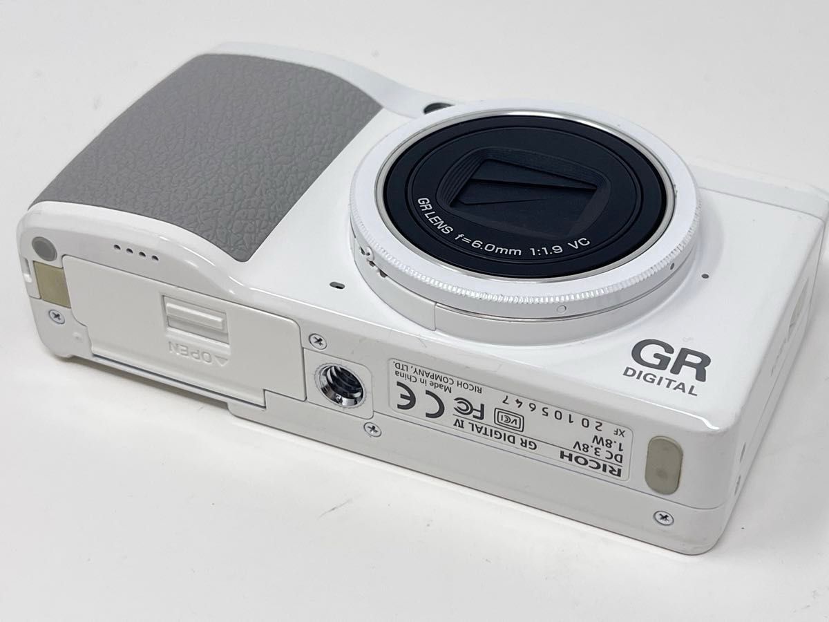 RICOH GR DIGITAL IV WHITE ホワイトエディション限定カラー RICOH GR DIGITAL IV WHITE ホワイトエディション限定カラー