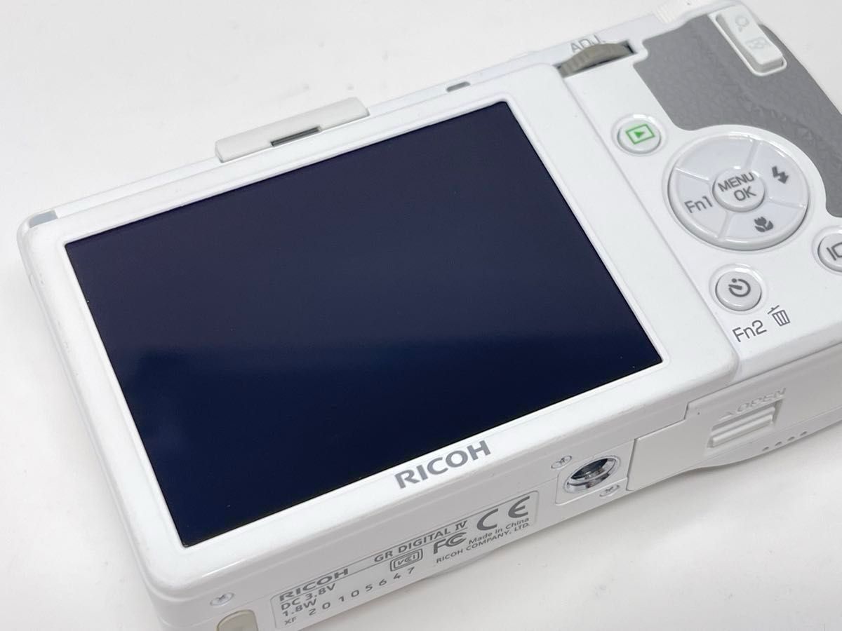 RICOH GR DIGITAL IV WHITE ホワイトエディション限定カラー RICOH GR DIGITAL IV WHITE ホワイトエディション限定カラー