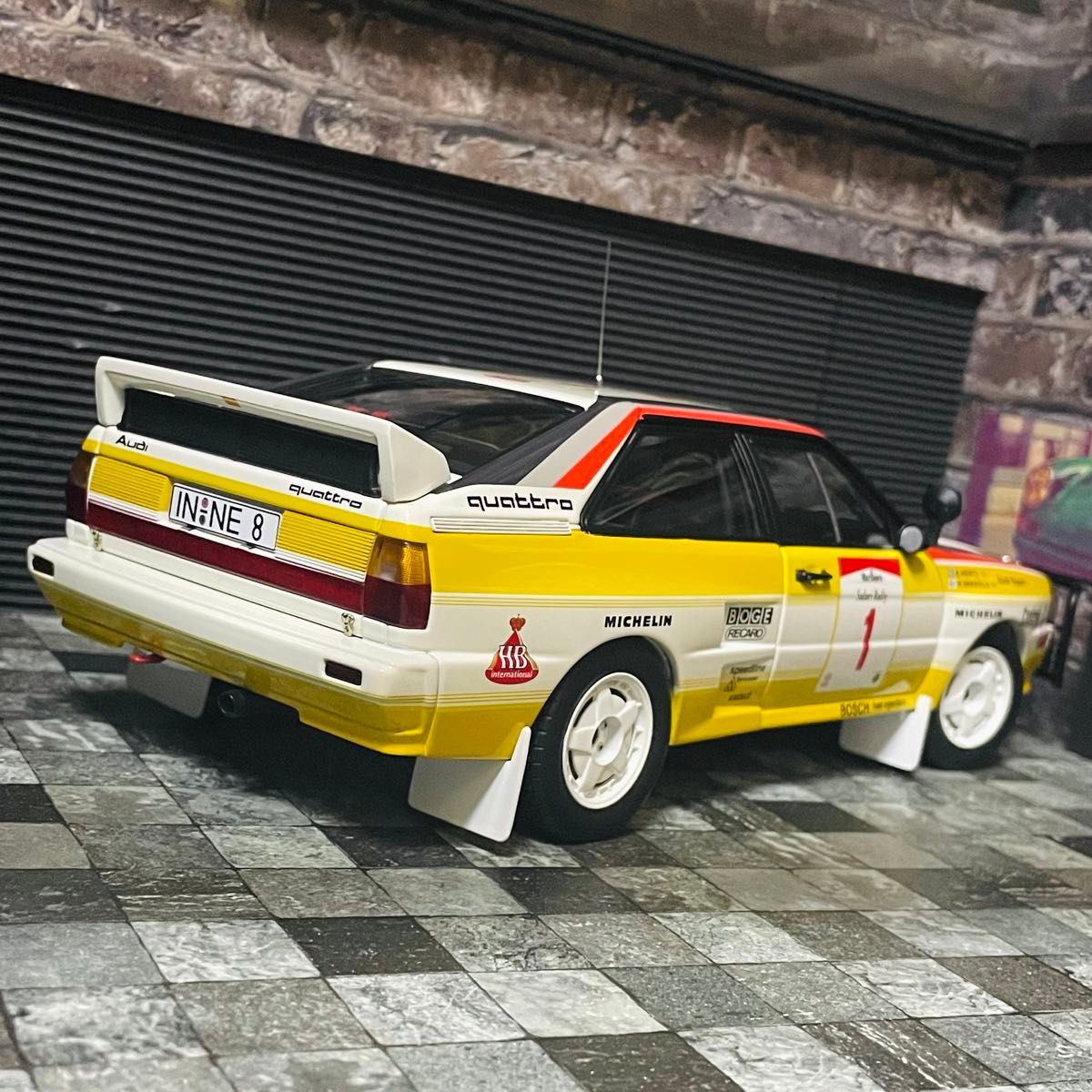 ワンオフカスタム 1/18 AUTOart アウディ クワトロ A2 グループB ワンオフカスタム 1/18 AUTOart アウディ クワトロ A2 グループB