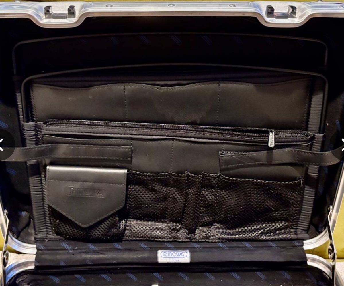 リモワ ビンテージ トパーズ アタッシュケース シルバー 22L リモワ ビンテージ トパーズ アタッシュケース シルバー 22L