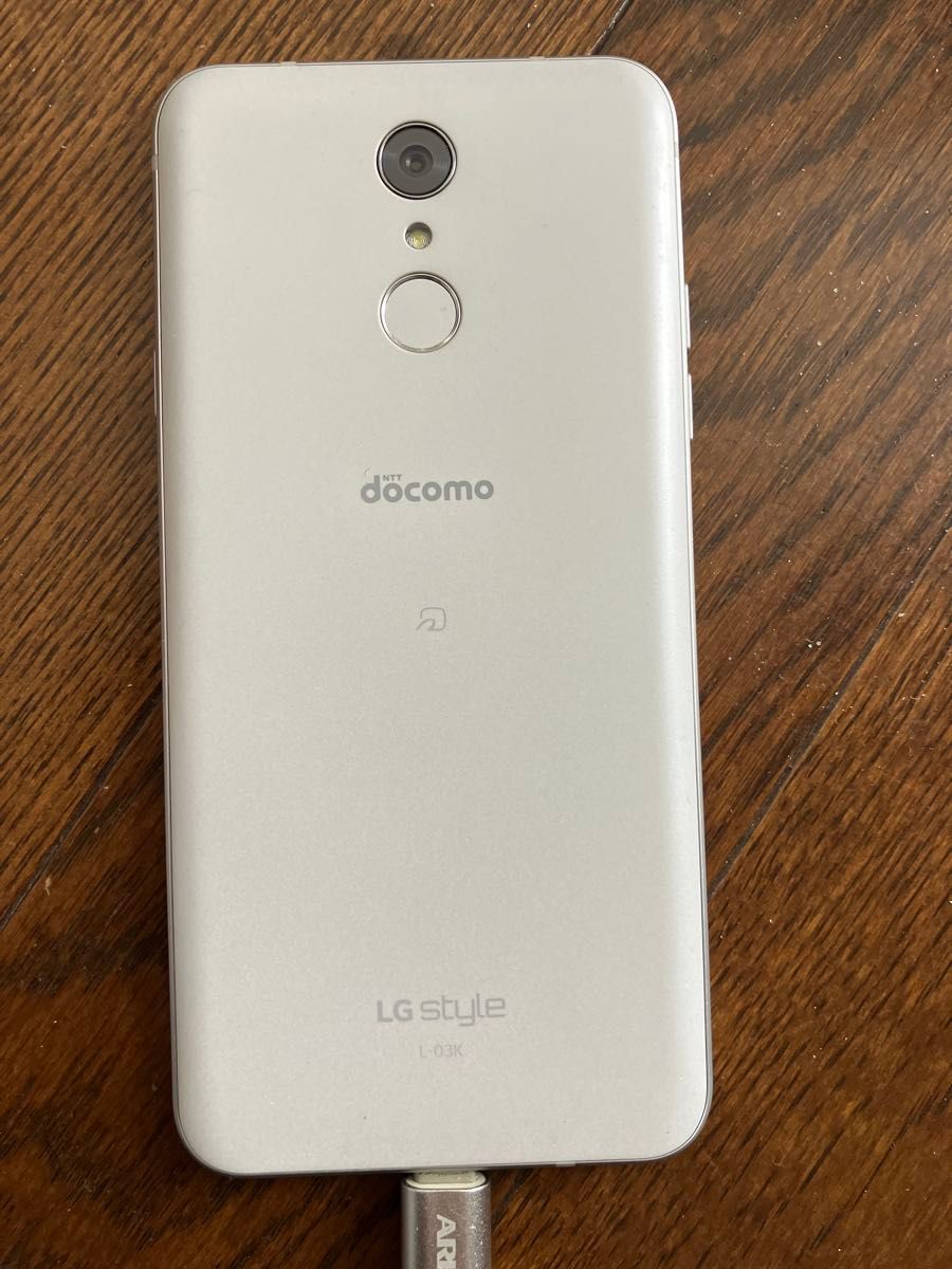 LG style L-03K ホワイトドコモ SIMロック解除済 SIMフリー 初期 LG style L-03K ホワイトドコモ SIMロック解除済 SIMフリー 初期