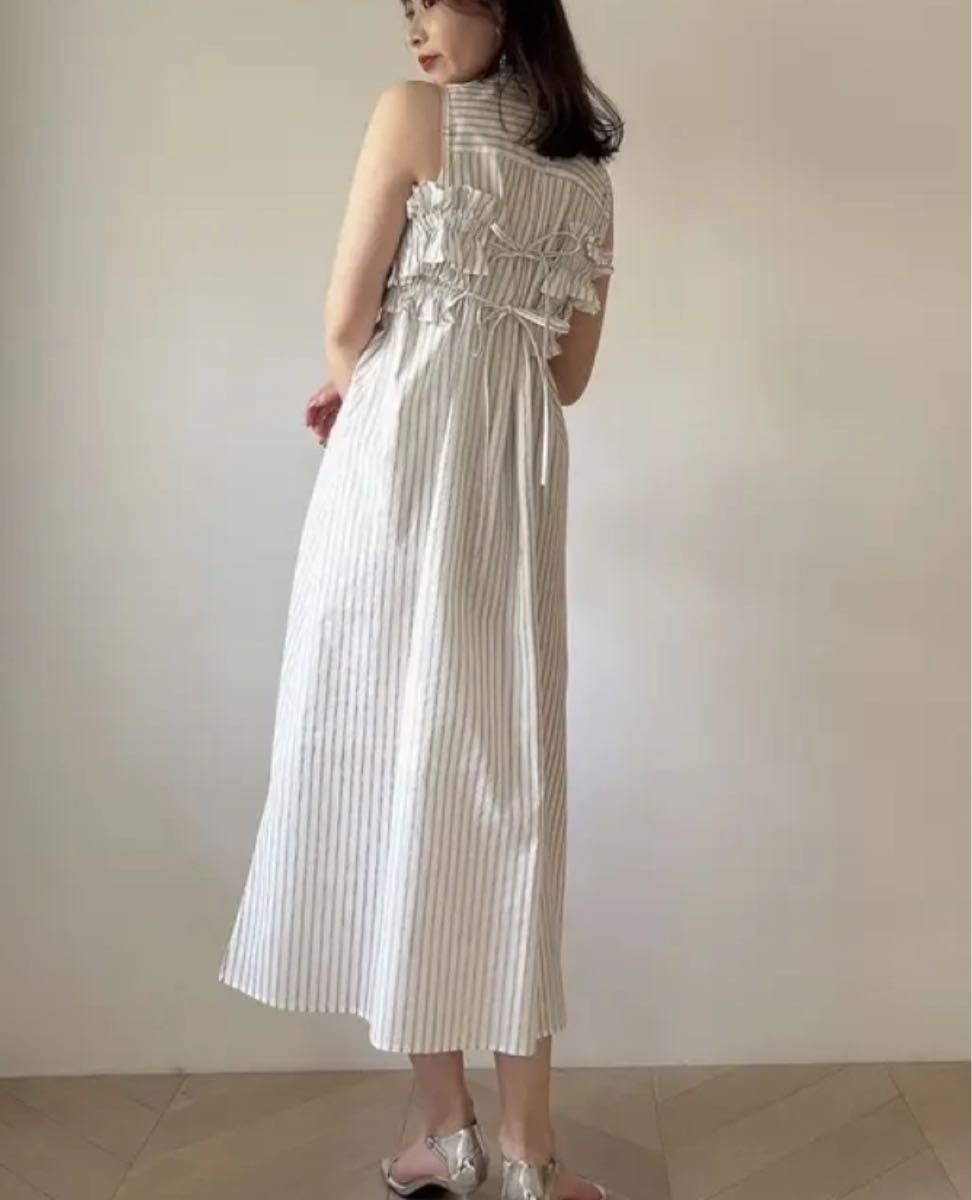 【新品】ダズリン 白 ワンピース S 新品 dazzlin 白 ワンピース シャツワンピース ギャザービスチェ