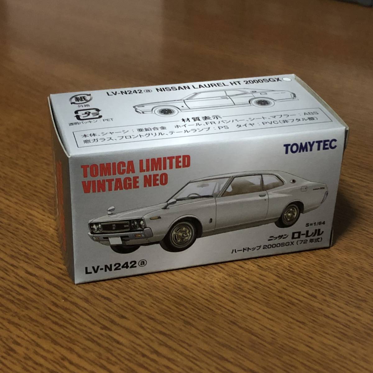 ♪♪トミカ リミテッドヴィンテージネオ LV-N242a ニッサン ローレル ハードトップ 2000SGX（72年式）白♪♪