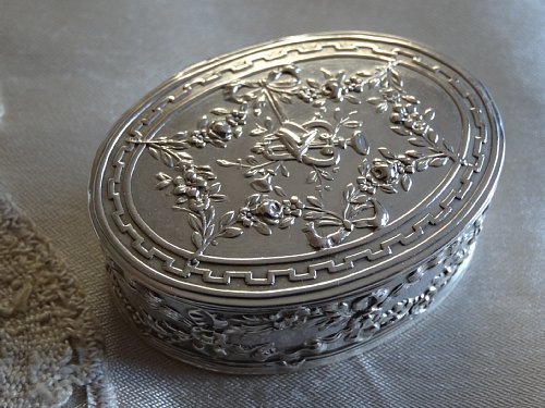 Grace アンティーク ヨーロッパ/フランス輸入(蟻の刻印) 1900年頃 純銀(800 ソリッドシルバー) グリークキーパターンのボックス 36g