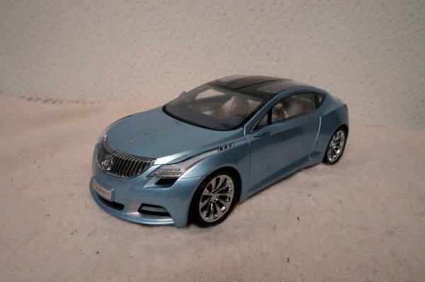 上海通用汽有限公司 RIVIERA 1/18 ミニカー ビュイック リビエラ_画像1