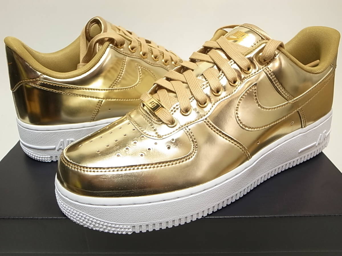 【送料無料】NIKE W AIR FORCE 1 SP METALLIC GOLD/CLUB GOLD-WHITEメタリックゴールド金x白エアフォース限定CQ6566-700MENS US10/28cm新品_画像1