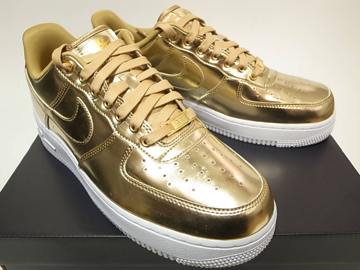 【送料無料】NIKE W AIR FORCE 1 SP METALLIC GOLD/CLUB GOLD-WHITEメタリックゴールド金x白エアフォース限定CQ6566-700MENS US10/28cm新品