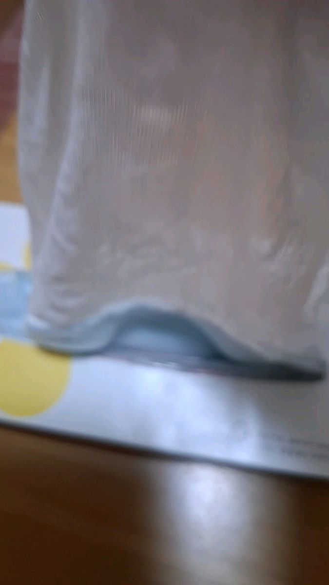 赤ちゃんのティッシュ遊び