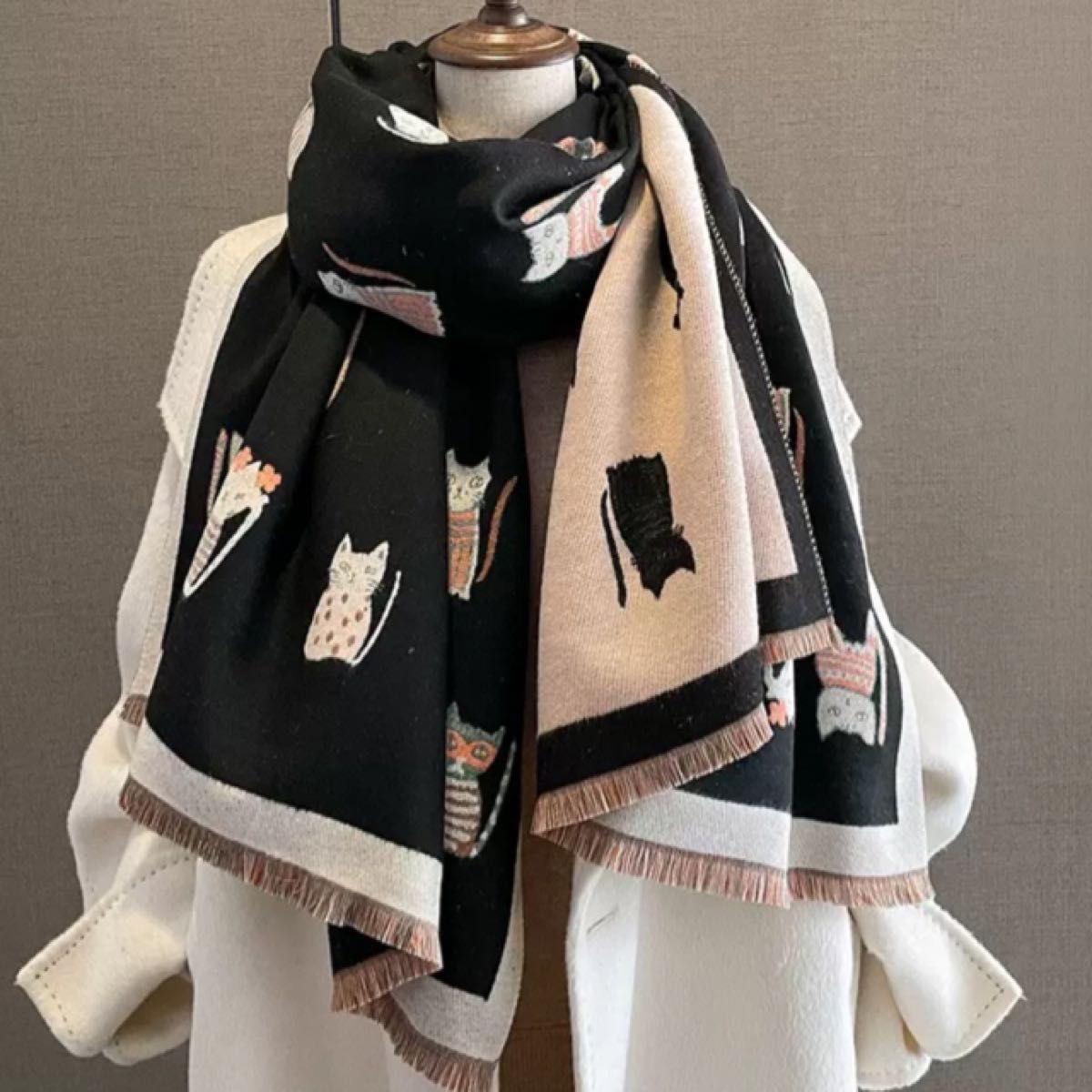 マフラー　大判ストール　ストール　ショール　厚手　冬　スカーフ　猫　ねこ　膝掛け　防寒　黒猫グッズ　着物　 リバーシブル仕様