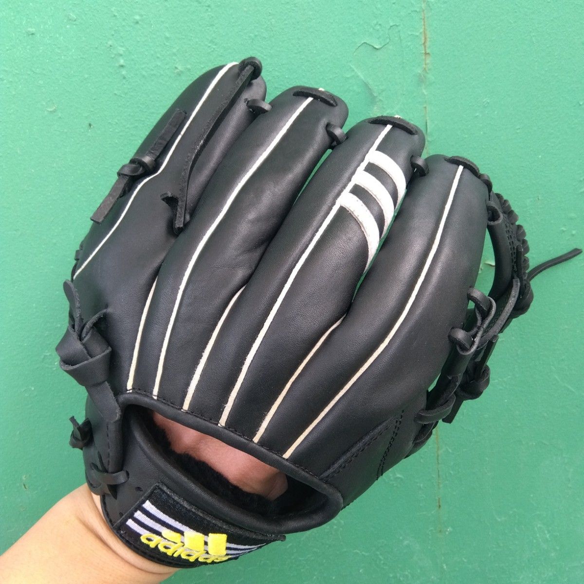 美品】野球 グローブ 軟式 一般 アディダス adidas内野手用 美品】野球 グローブ 軟式 一般 アディダス adidas内野手用