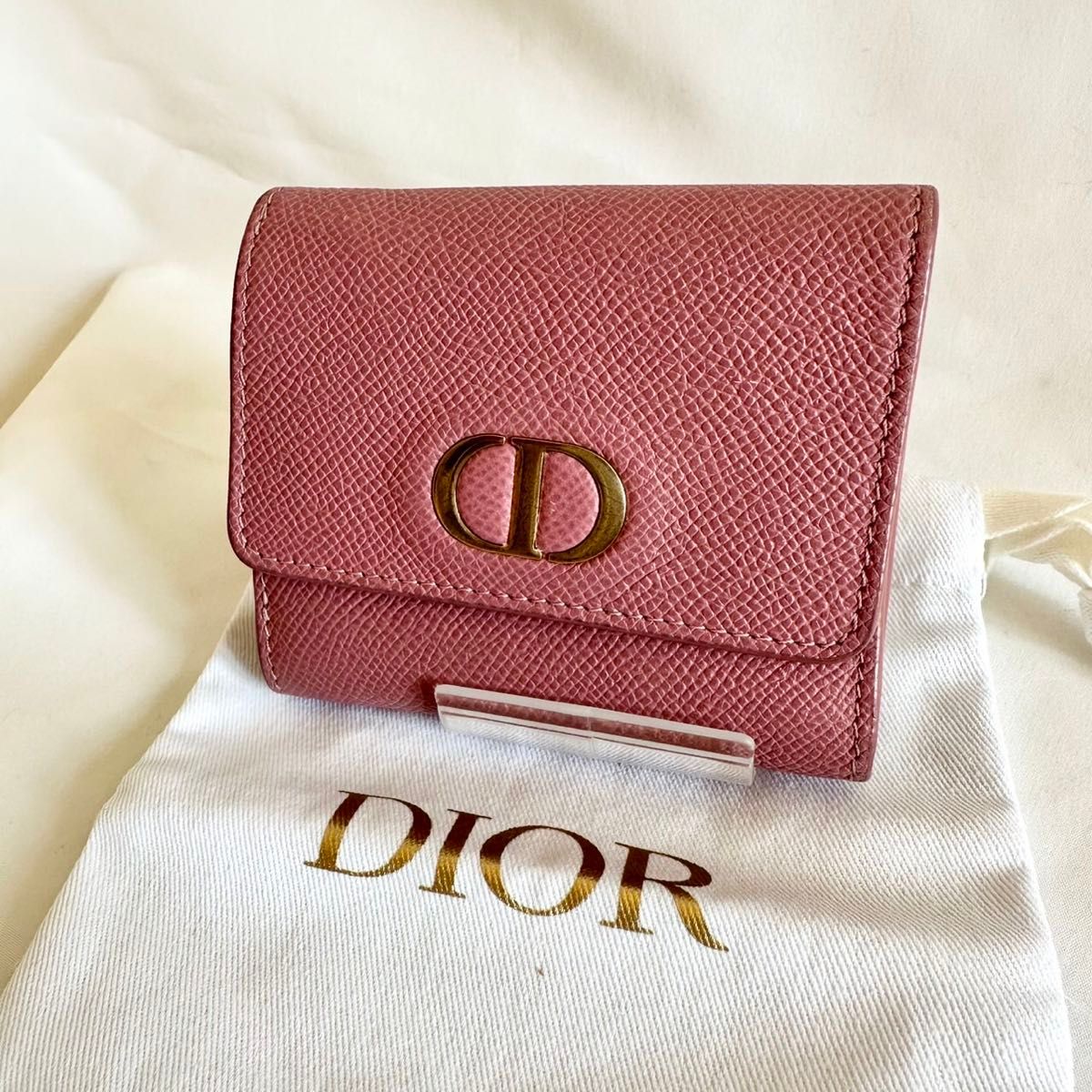 人気】Dior ピンク レザー 三つ折り財布 コンパクト ウォレット 人気】Dior ピンク レザー 三つ折り財布 コンパクト ウォレット