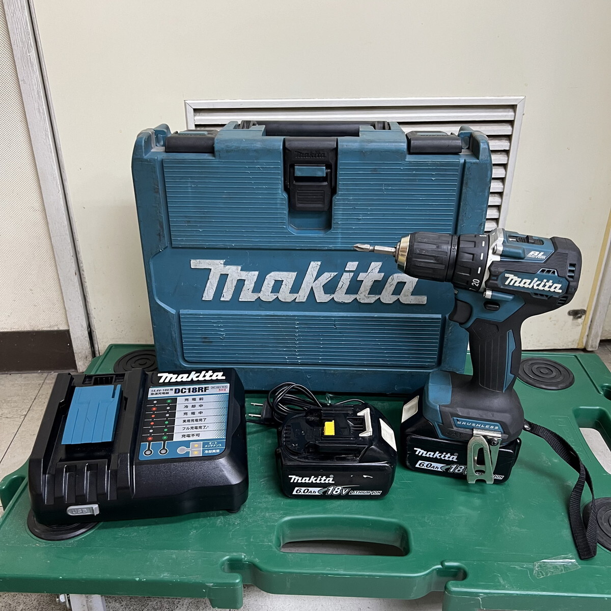 makita マキタ　充電式 ドライバドリル DF487DRGX 18V 6.0Ah バッテリー２個　充電器　(N70114_7_50suy)