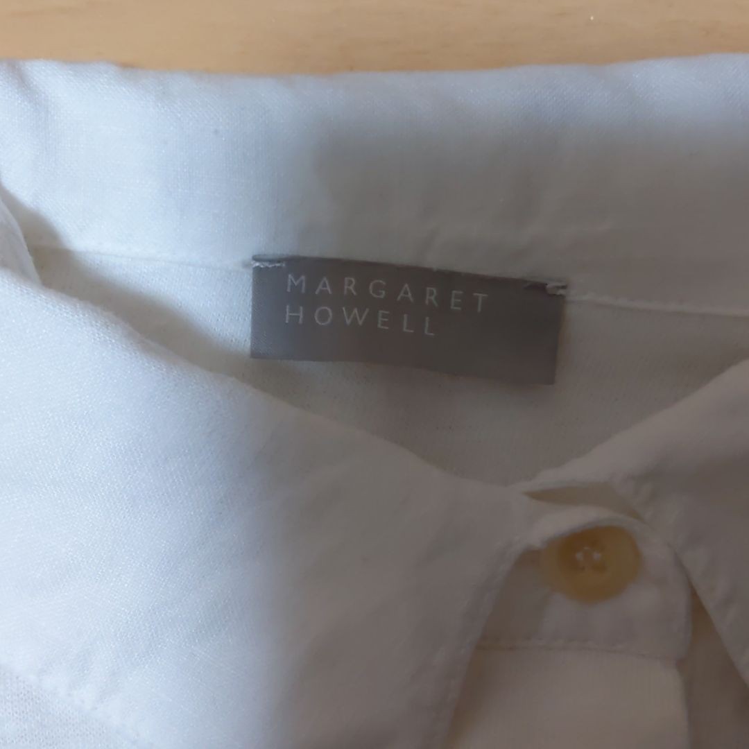 マーガレットハウエル白カットソーシャツ