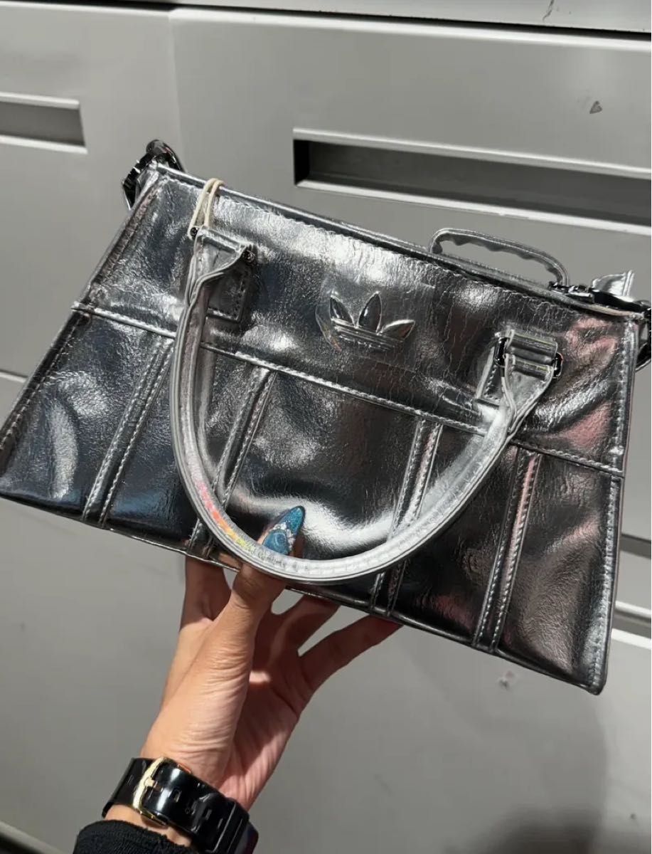 ADIDAS AIRLINER HANDLE BAG アディダス エアライナーバッグ アディダス AIRLINER HANDLE バッグ エアライナー シルバー
