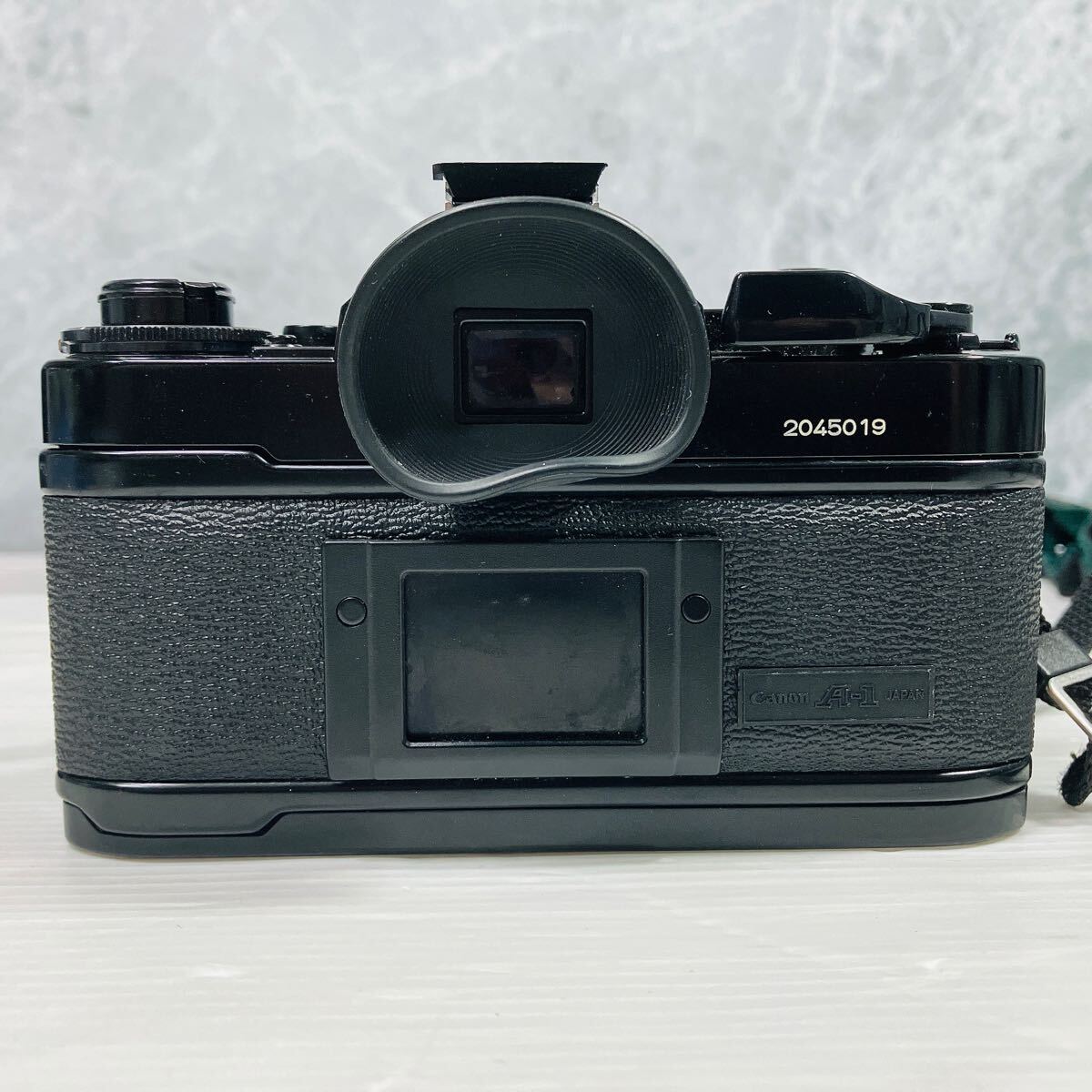 名機 CANON A-1 一眼レフ フィルムカメラ 外観美品 +レンズ2本 名機 CANON A-1 一眼レフ フィルムカメラ 外観美品 +レンズ2本