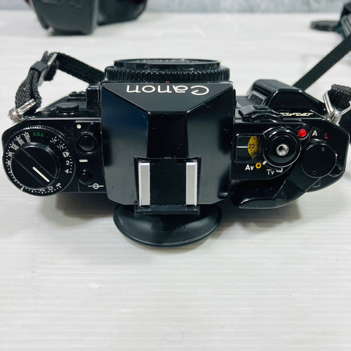 名機 CANON A-1 一眼レフ フィルムカメラ 外観美品 +レンズ2本 名機 CANON A-1 一眼レフ フィルムカメラ 外観美品 +レンズ2本