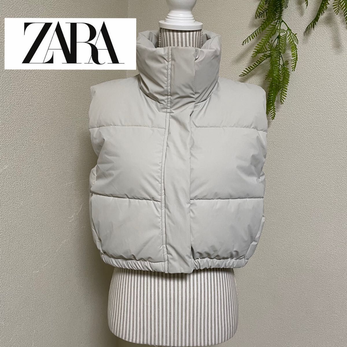 新品未使用 ザラ ZARA【L】希少 ホワイトグレー ダウンベスト 新品未使用 ザラ ZARA【L】希少 ホワイトグレー ダウンベスト