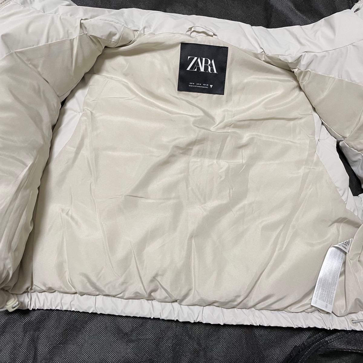 新品未使用 ザラ ZARA【L】希少 ホワイトグレー ダウンベスト 新品未使用 ザラ ZARA【L】希少 ホワイトグレー ダウンベスト