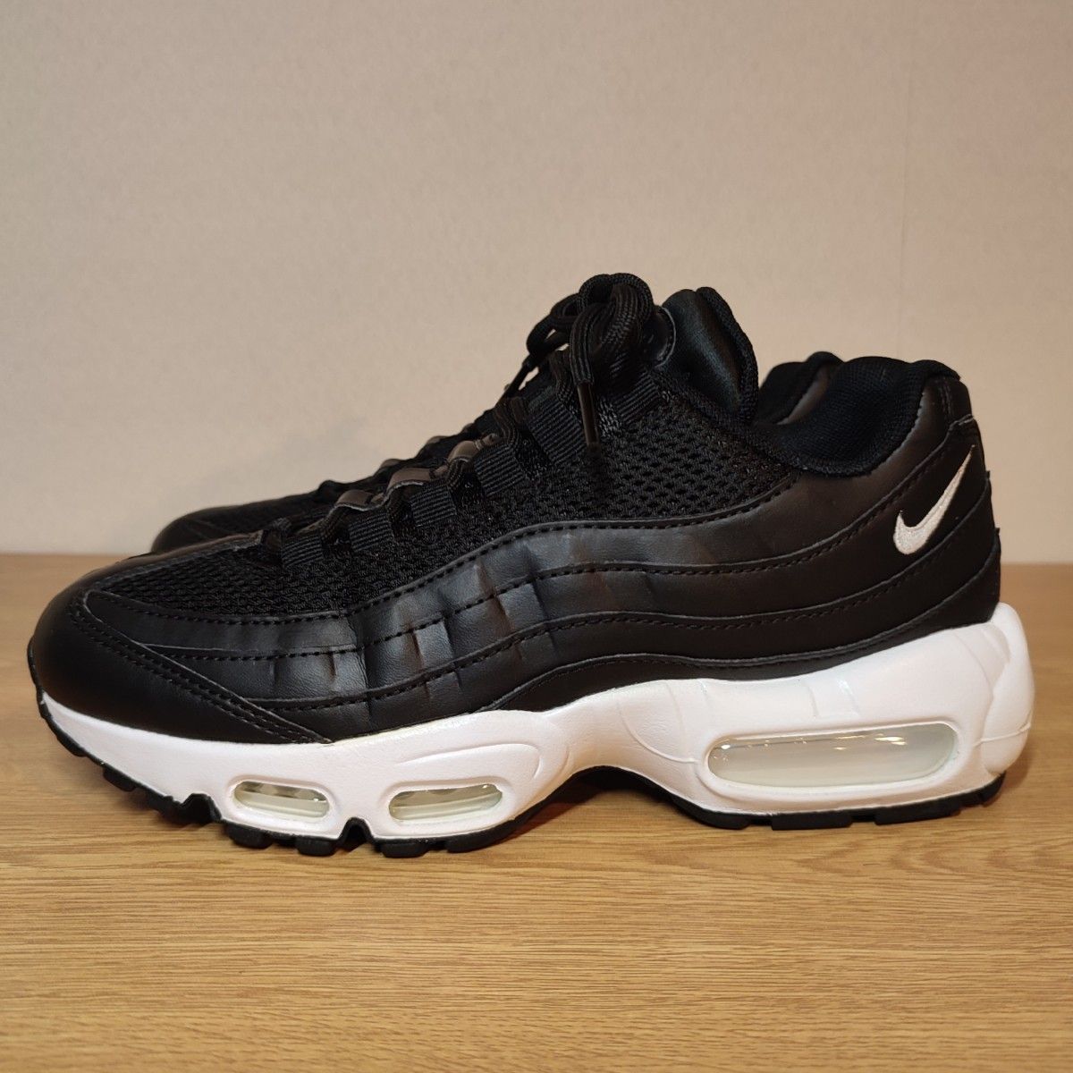 美品 大人気 NIKE AIR MAX 95 MONOTONE W24