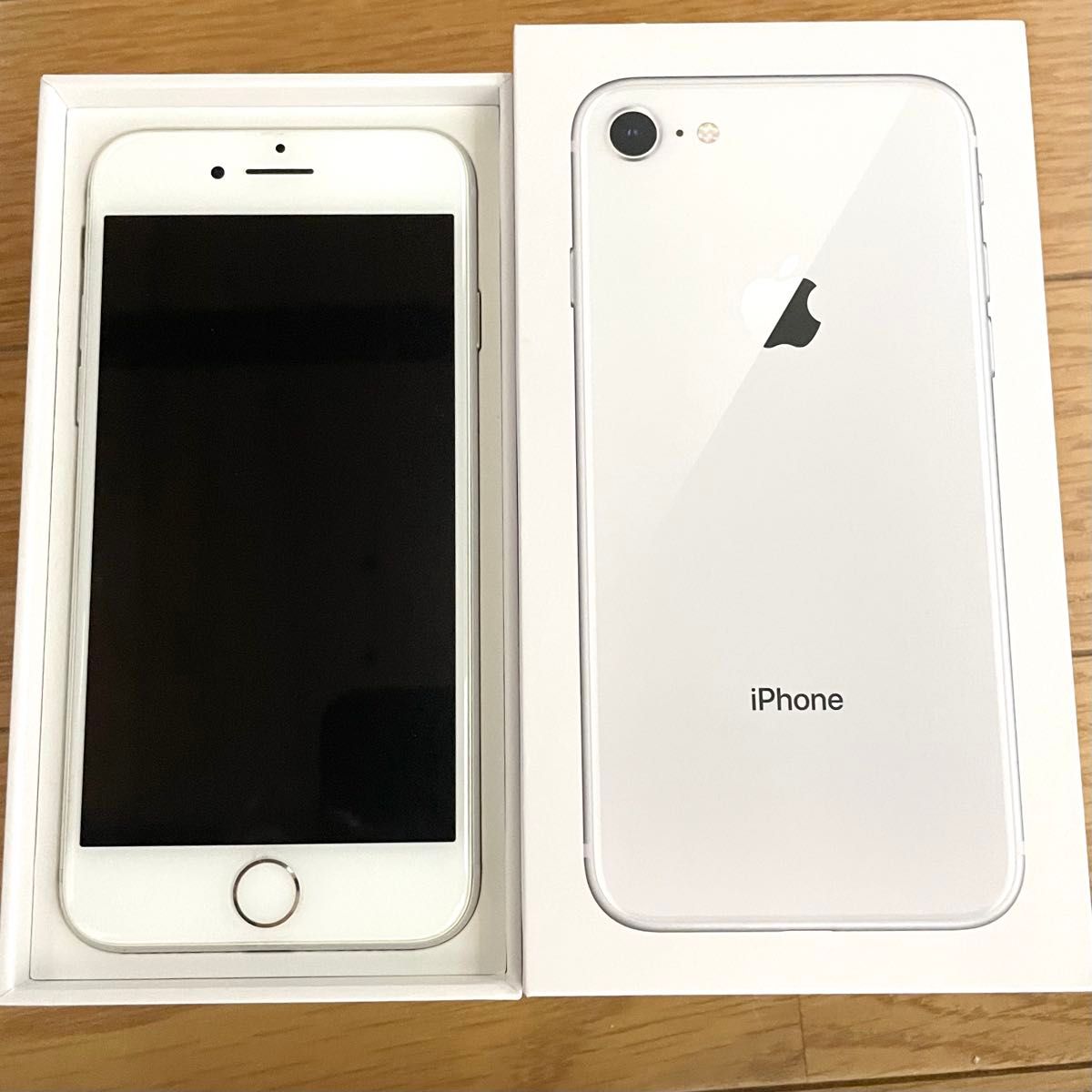 超美品★iPhone8 64GB 本体★シルバー ホワイト SIMフリー 白ロム 箱付き サブ機 スマホ 中古 ロック解除済み 超美品★iPhone8 64GB 本体★シルバー ホワイト SIMフリー 白ロム 箱付き サブ機 スマホ 中古 ロック解除済み
