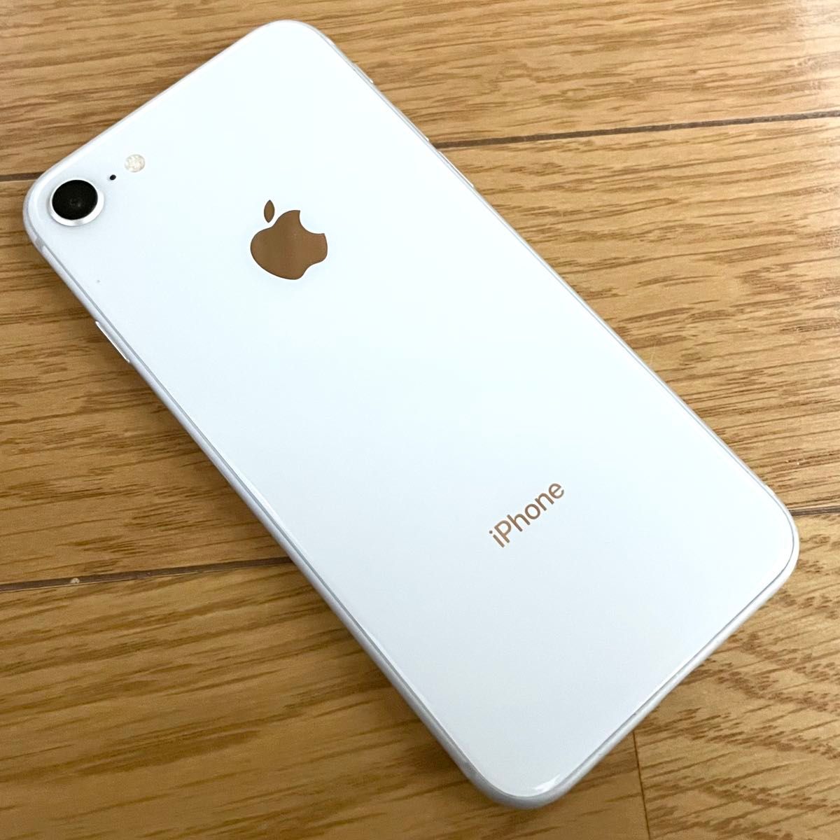 超美品★iPhone8 64GB 本体★シルバー ホワイト SIMフリー 白ロム 箱付き サブ機 スマホ 中古 ロック解除済み 超美品★iPhone8 64GB 本体★シルバー ホワイト SIMフリー 白ロム 箱付き サブ機 スマホ 中古 ロック解除済み
