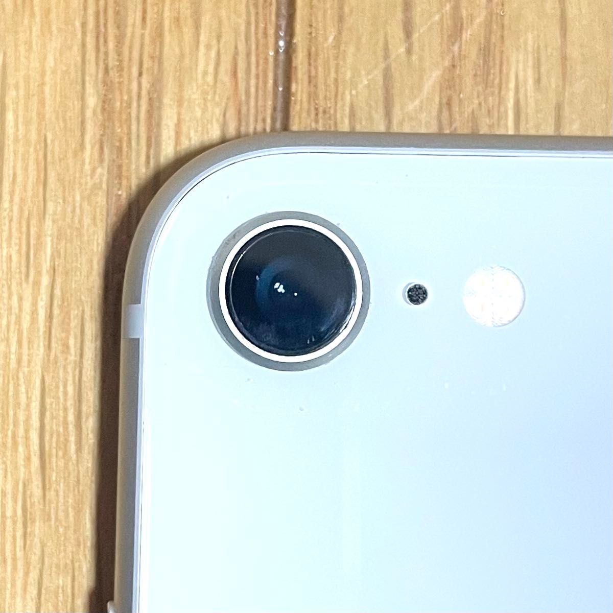 超美品 iPhone8 64GB 本体 シルバー ホワイト SIMフリー 白ロム 超美品 iPhone8 64GB 本体 シルバー ホワイト SIMフリー 白ロム