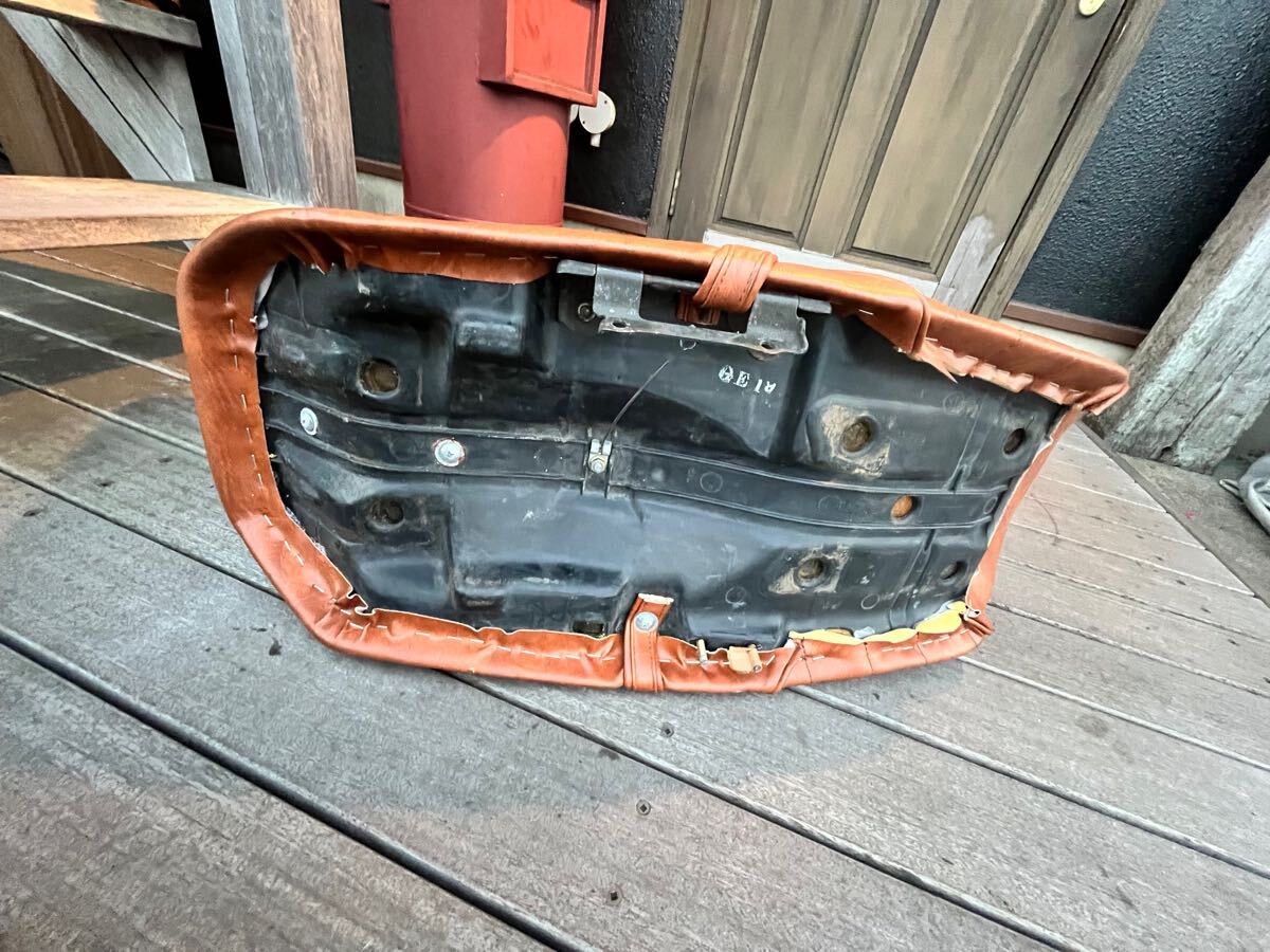 CBX400F 3段シート 純正シートベース 茶色 マーブル 当時物(検 CBX400F 3段シート 純正シートベース 茶色 マーブル 当時物(検