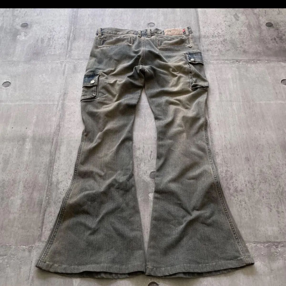 00s フレアデニム カーゴパンツ ベルボトム 汚し加工 y2k 00s フレアデニム カーゴパンツ ベルボトム 汚し加工 y2k