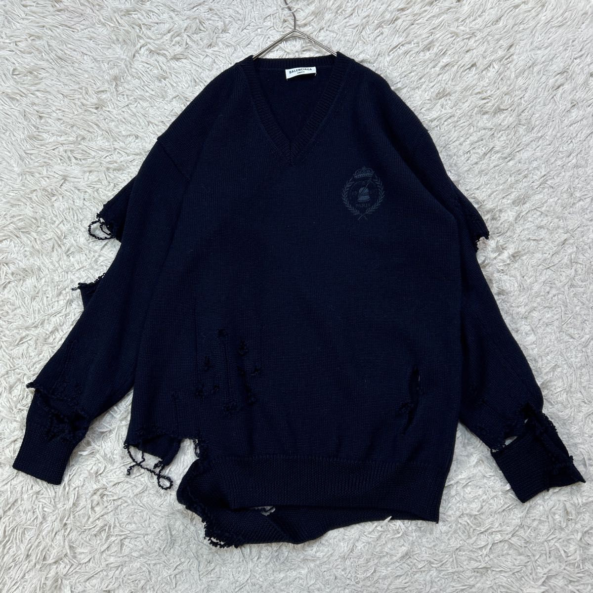 美品】BALENCIAGA バレンシアガ デストロイ加工 Vネック ニット 美品】BALENCIAGA バレンシアガ デストロイ加工 Vネック ニット