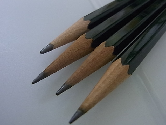 昭和レトロ 昔の三菱鉛筆9800 4本HB MITSU-BISHI 9800 GENERAL WRITING 送料120円