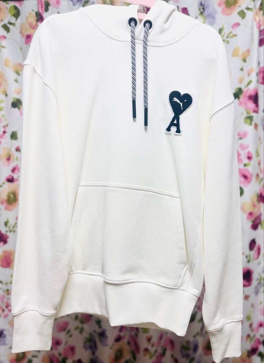 新品未使用・正規品】AMIParis × PUMAパーカー【XS】アミパリス 新品未使用・正規品】AMIParis × PUMAパーカー【XS】アミパリス