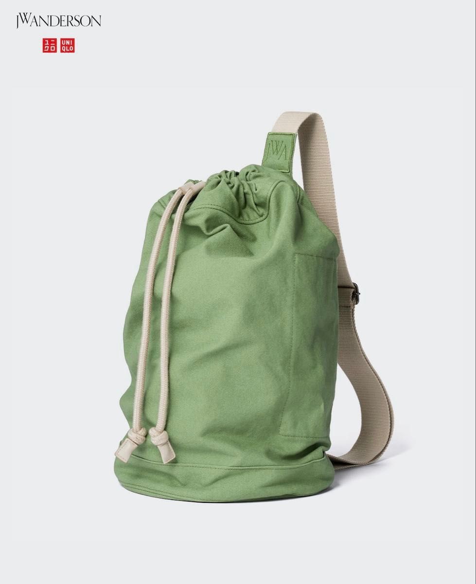 UNIQLO and JW ANDERSON ドローストリングバッグ グリーン UNIQLO and JW ANDERSON ドローストリングバッグ グリーン