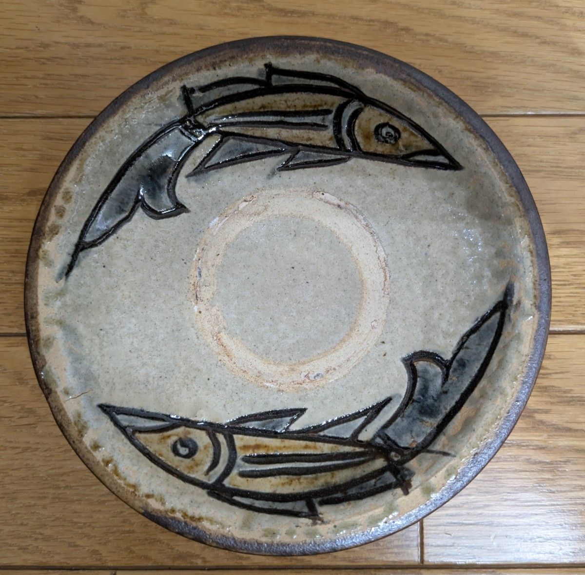 人間国宝 金城次郎 2客セット 壺屋焼 人間国宝 金城次郎作 魚文 人間国宝 金城次郎 2客セット 壺屋焼 人間国宝 金城次郎作 魚文
