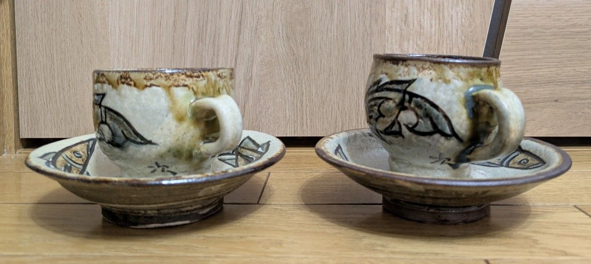 人間国宝 金城次郎 2客セット 壺屋焼 人間国宝 金城次郎作 魚文 人間国宝 金城次郎 2客セット 壺屋焼 人間国宝 金城次郎作 魚文