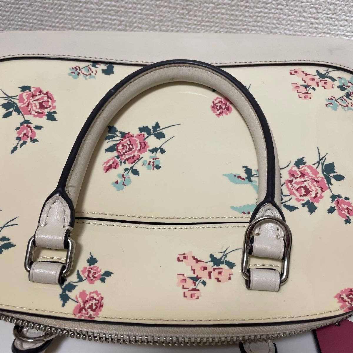 COACH コーチ エナメルレザー 2wayショルダーバッグ フラワー COACH コーチ エナメルレザー 2wayショルダーバッグ フラワー