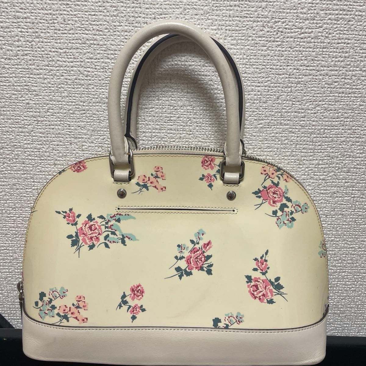 COACH コーチ エナメルレザー 2wayショルダーバッグ フラワー COACH コーチ エナメルレザー 2wayショルダーバッグ フラワー